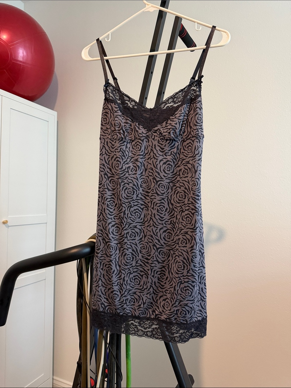 Marilyn Monroe Black Charcoal Rose Lace-Trim Slip